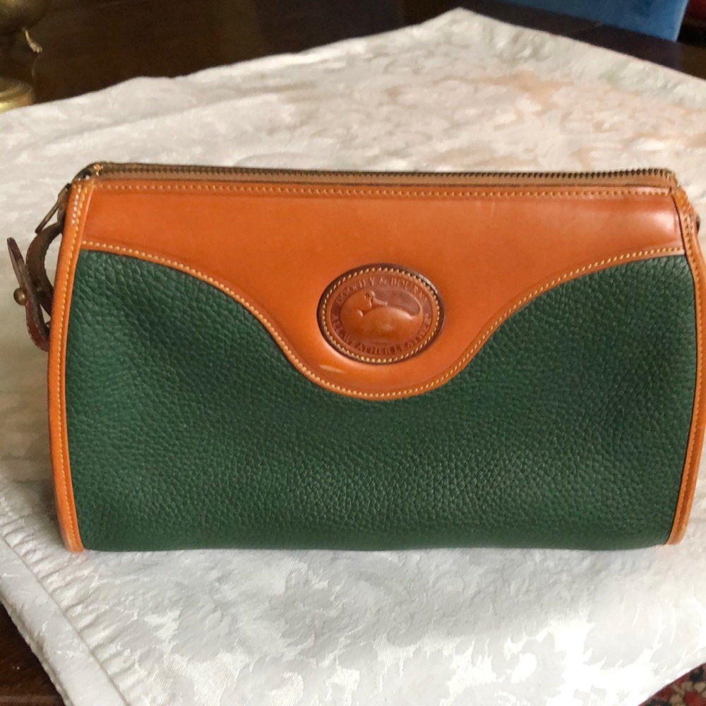 Vintage Dooney and Bourke shoulder/crossbody bag